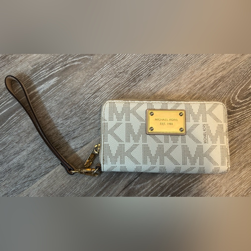 Michael Kors hand clutch